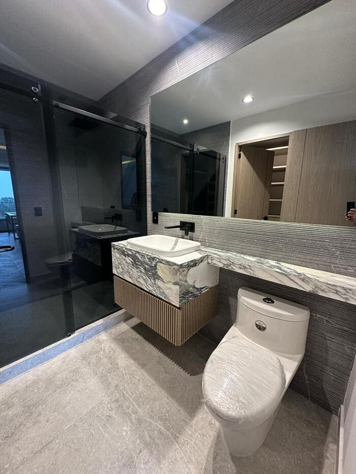 Zereniti-Interlomas-Departamento-Baño-Nuevo25